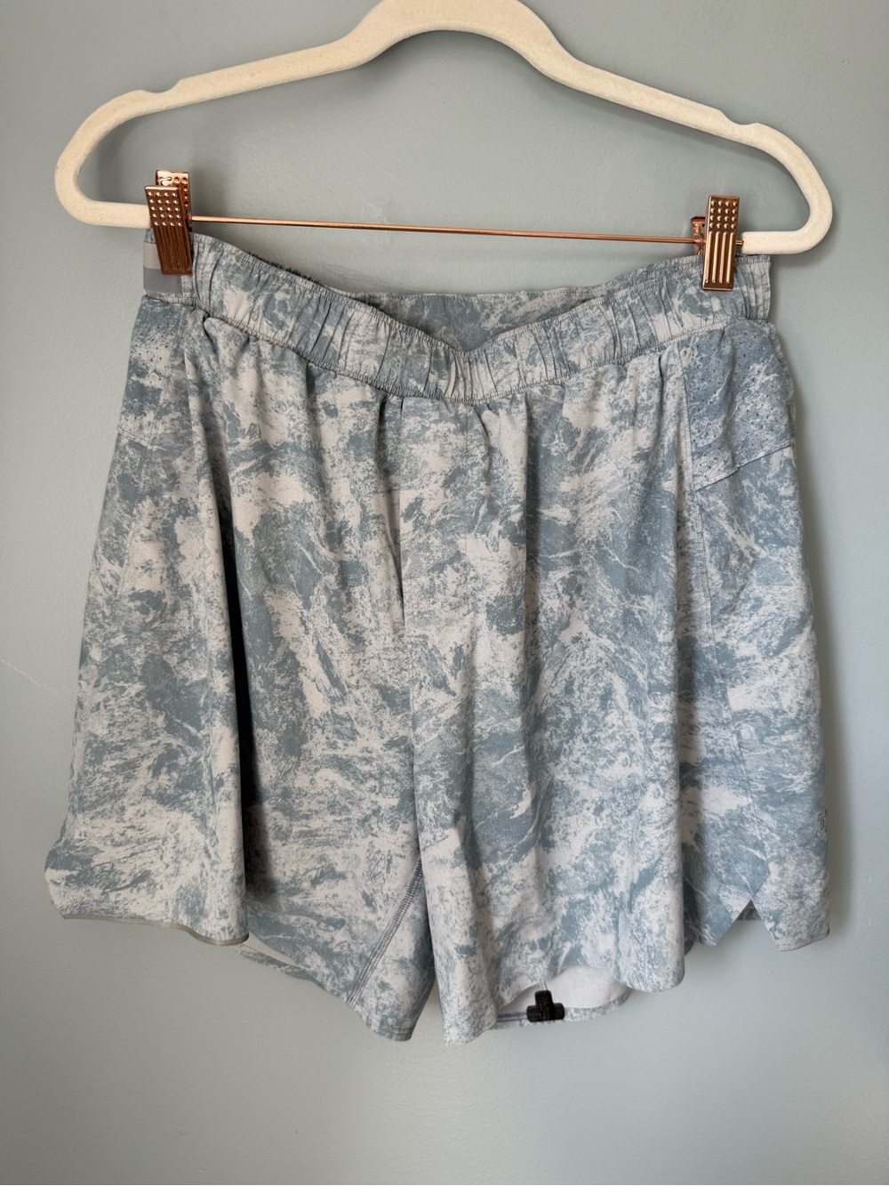 Lululemon Surge Short 6" *Liner Size Large - Picture 1 of 7